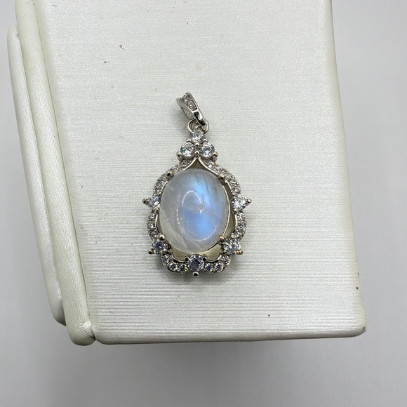 NWOT 8x10mm oval Moonstone cabochon pendant w/ cz diamond accents set in s925! - Picture 4 of 9